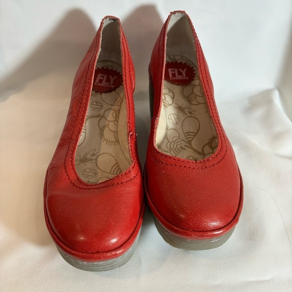 FLY LONDON Sz 37 Slip On Verona Wedges Pump Leather in Red - Picture 2 of 9